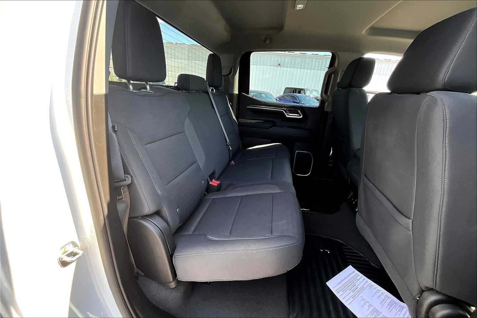 2023 Chevrolet Silverado 1500 LT - Photo 16