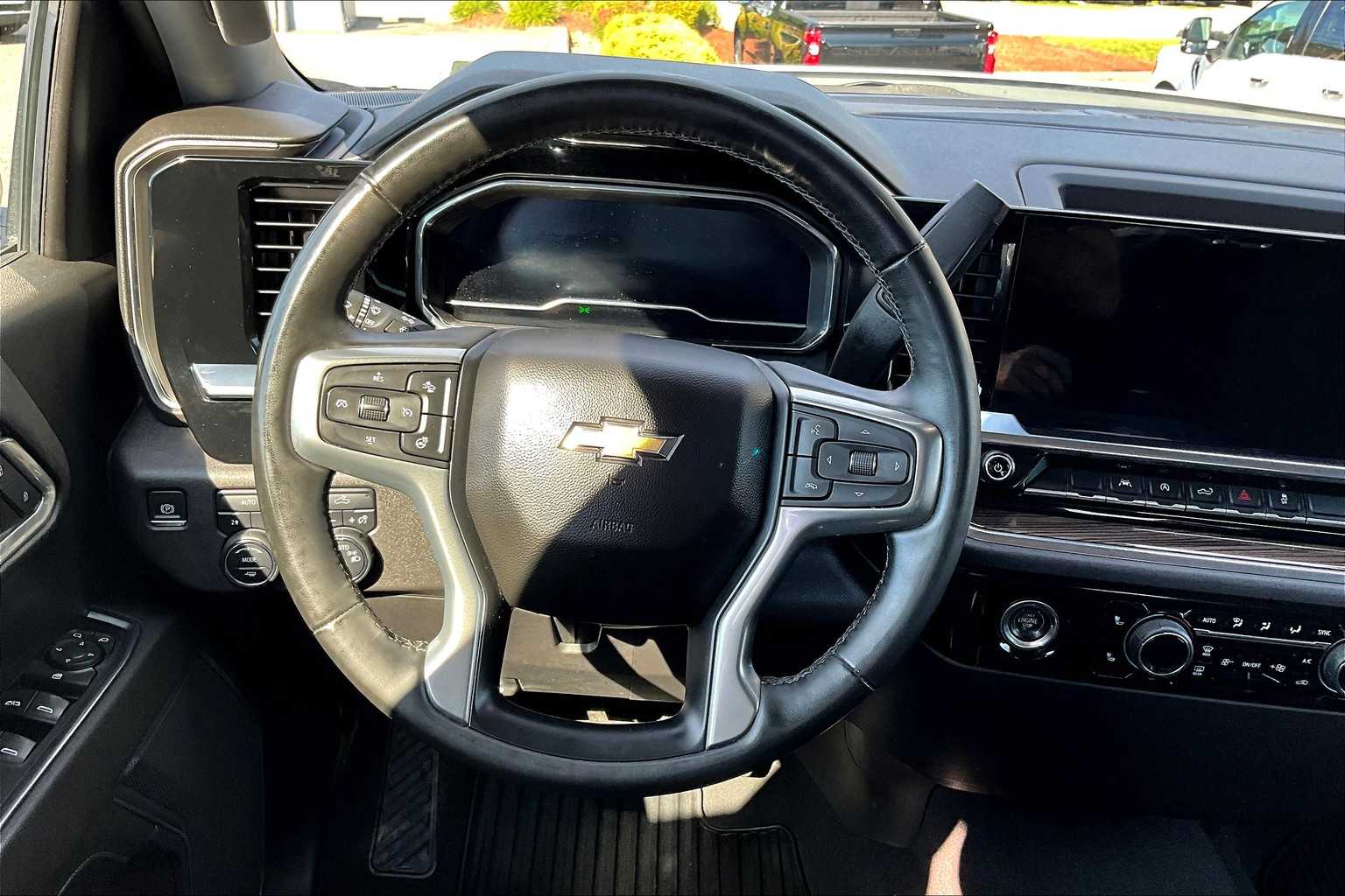 2023 Chevrolet Silverado 1500 LT - Photo 17