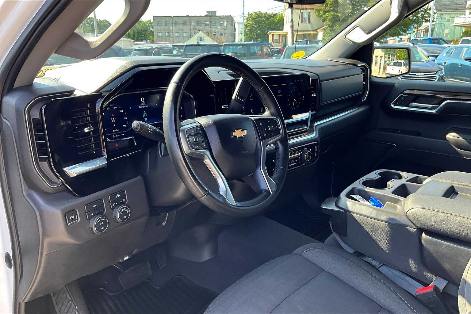2023 Chevrolet Silverado 1500 LT - Photo 8