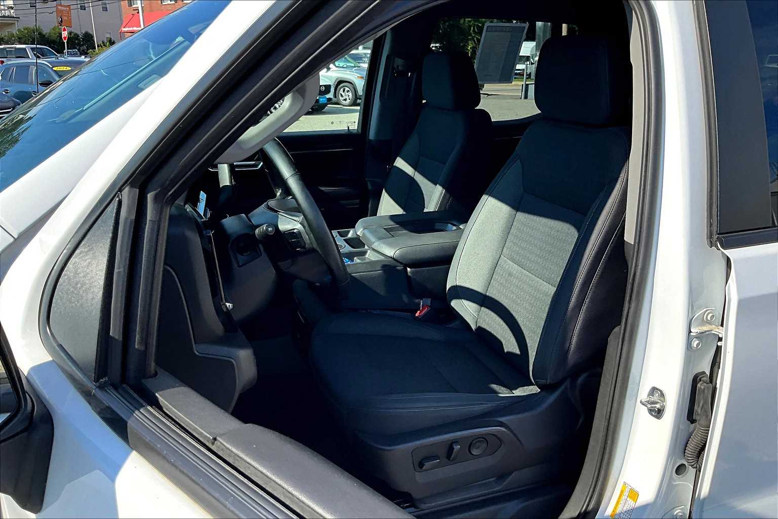 2023 Chevrolet Silverado 1500 LT - Photo 10