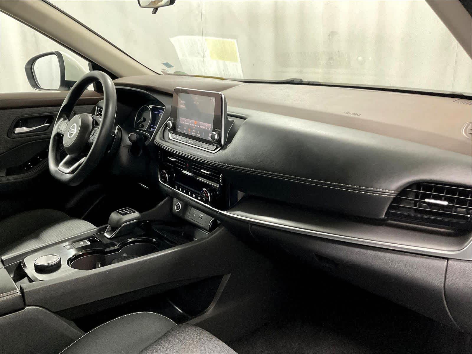 2021 Nissan Rogue SV - Photo 14