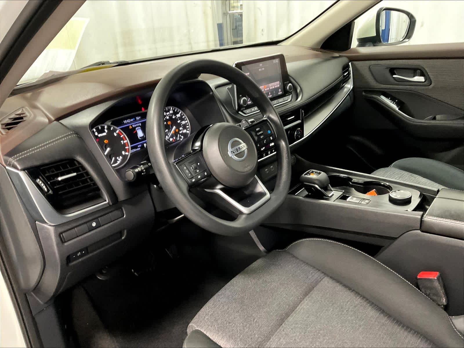 2021 Nissan Rogue SV - Photo 8