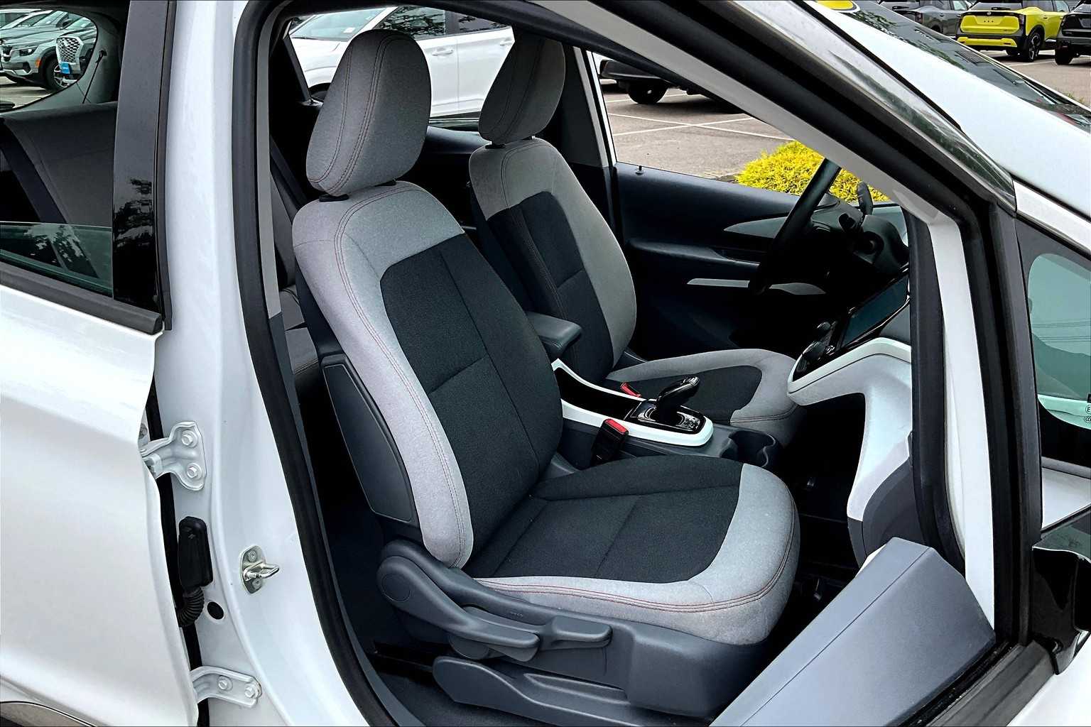 2017 Chevrolet Bolt EV LT - Photo 11