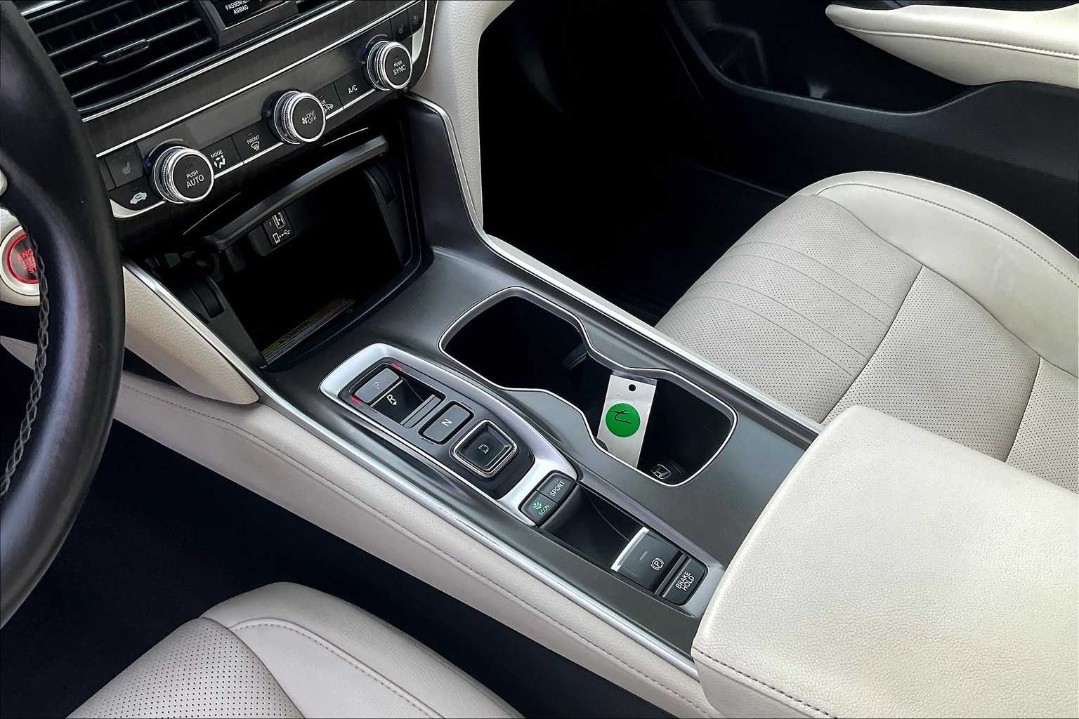 2018 Honda Accord Touring 2.0T - Photo 20