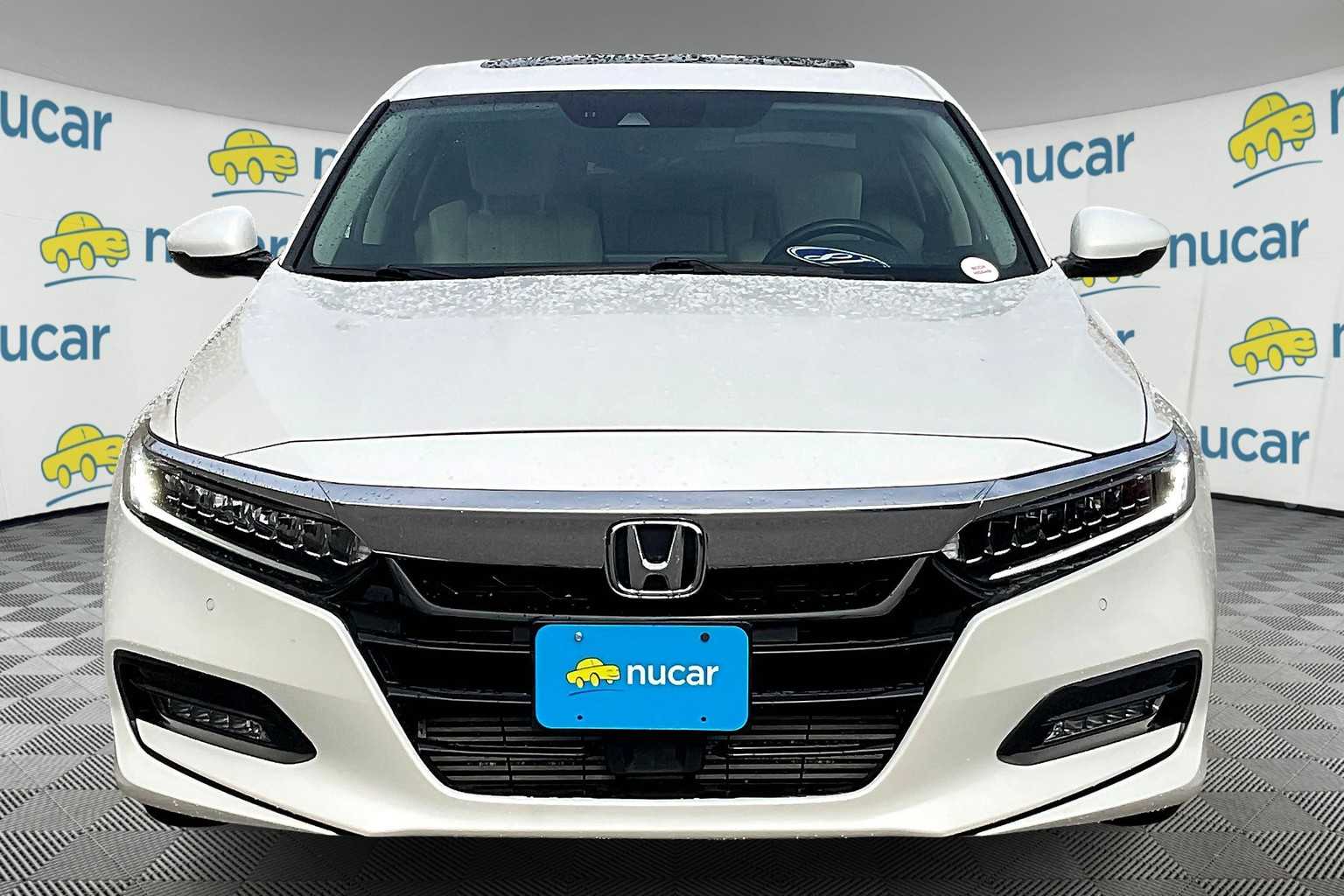 2018 Honda Accord Touring 2.0T - Photo 2