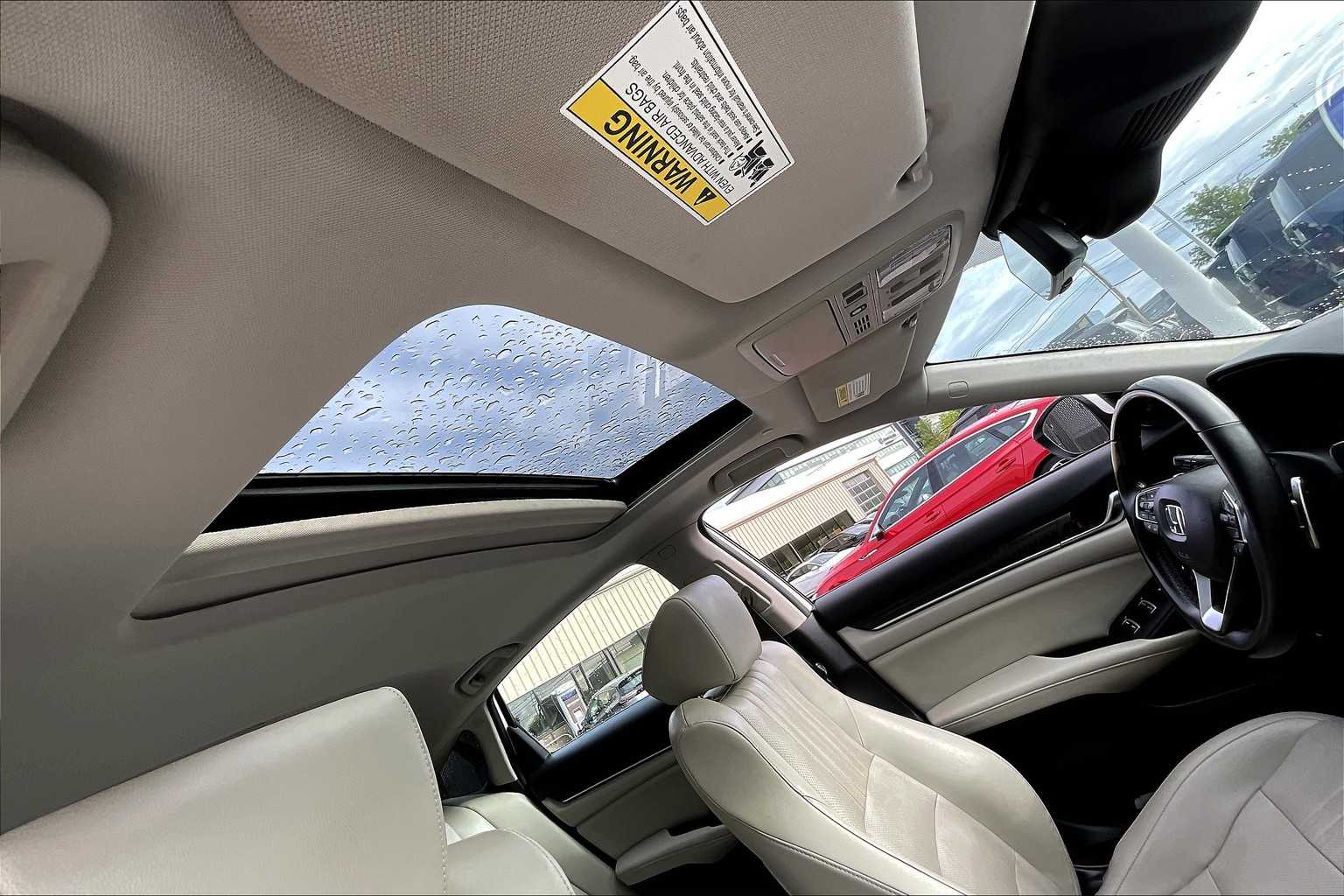 2018 Honda Accord Touring 2.0T - Photo 22