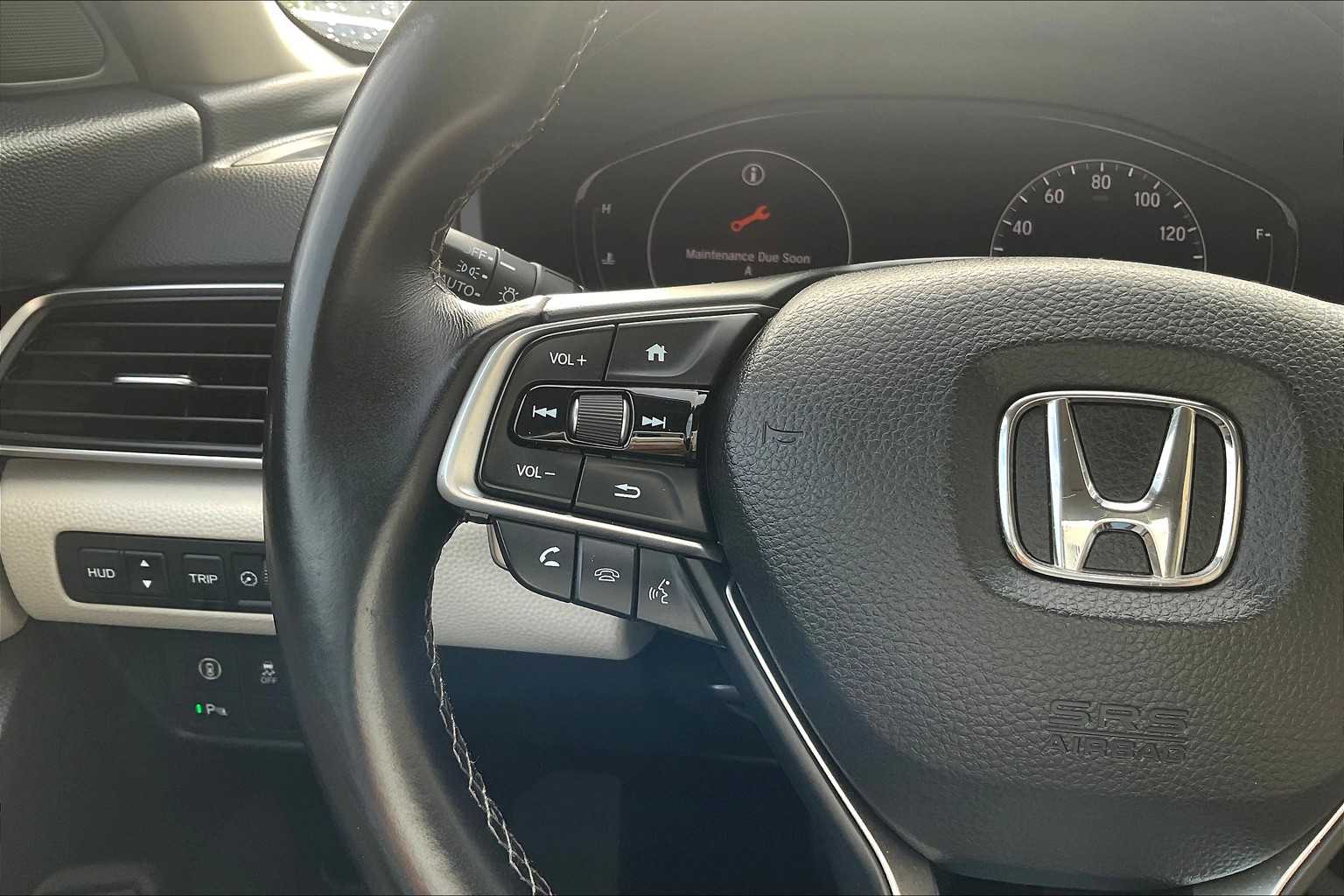2018 Honda Accord Touring 2.0T - Photo 23