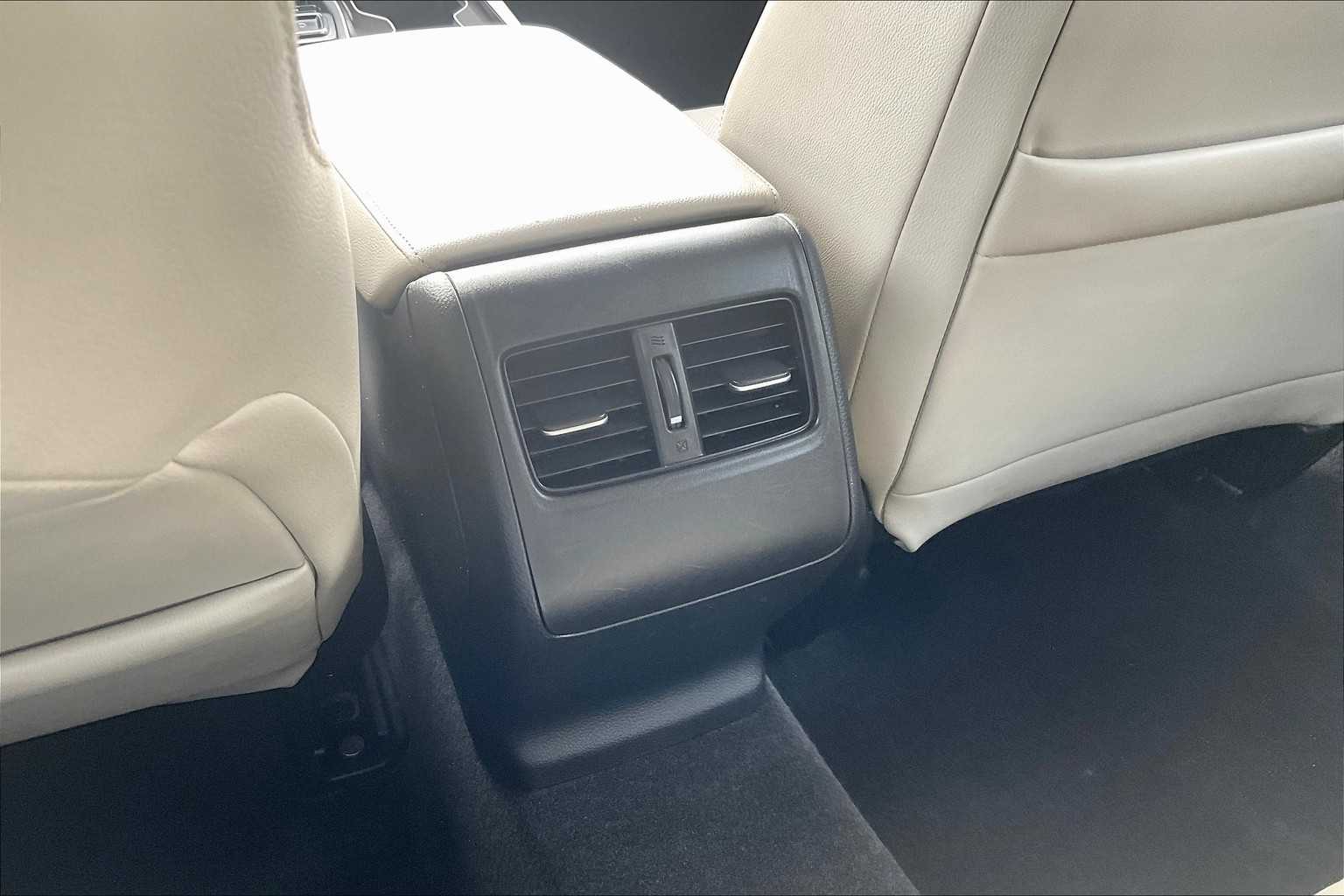 2018 Honda Accord Touring 2.0T - Photo 28
