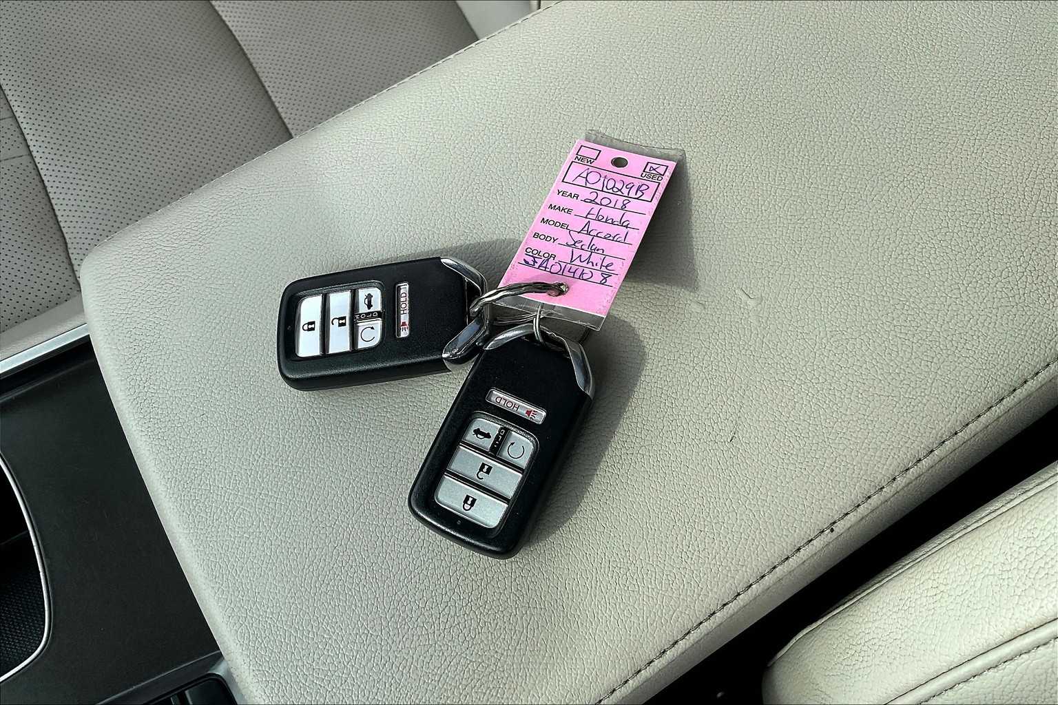 2018 Honda Accord Touring 2.0T - Photo 31