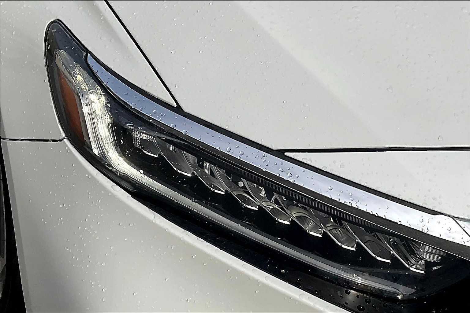 2018 Honda Accord Touring 2.0T - Photo 33