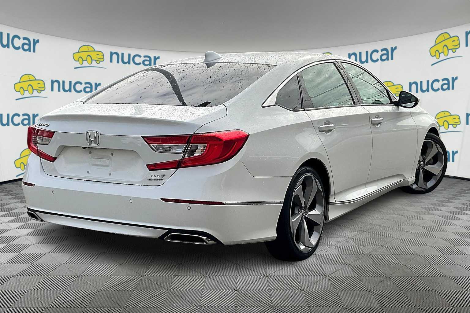 2018 Honda Accord Touring 2.0T - Photo 6