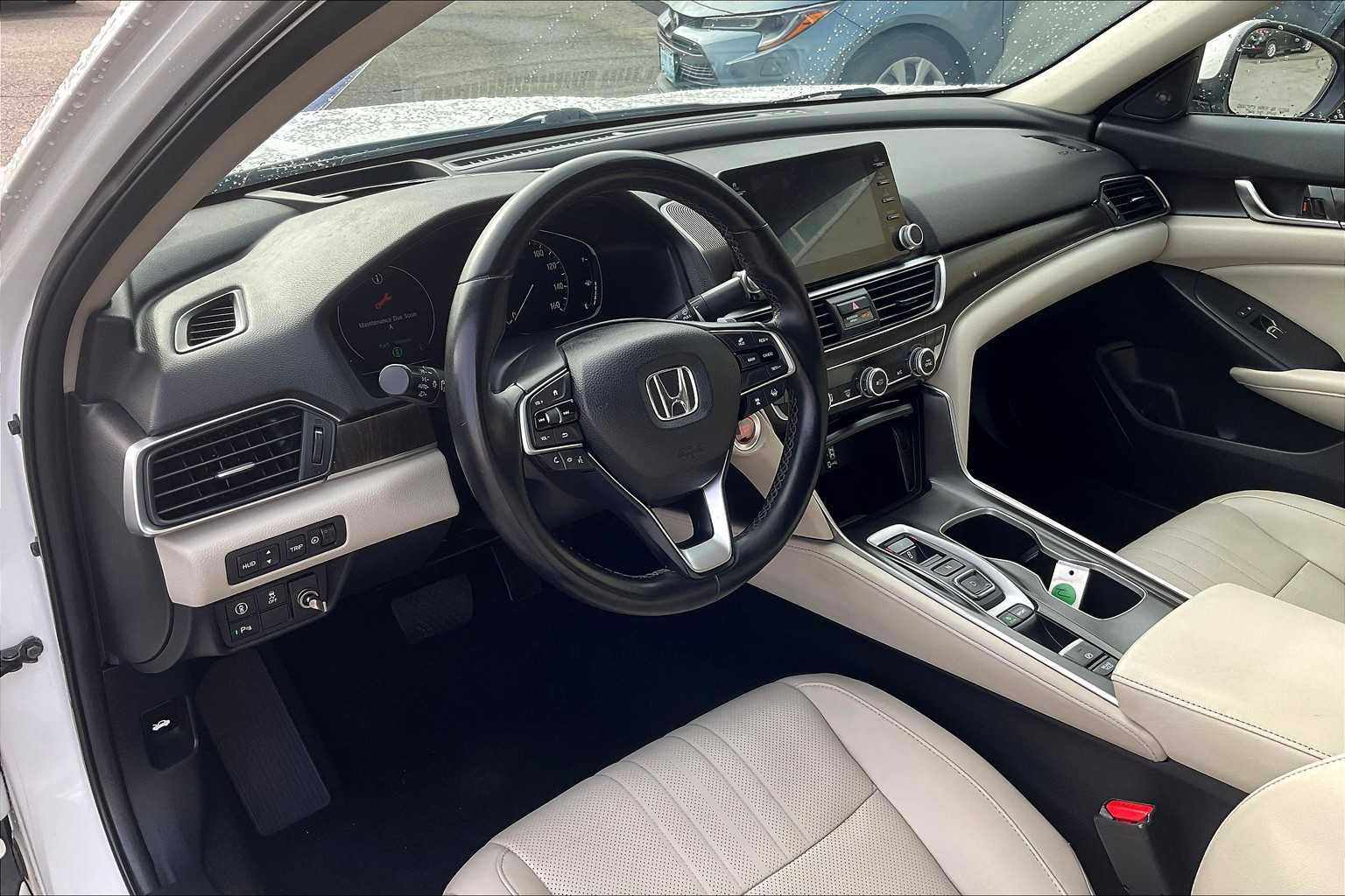 2018 Honda Accord Touring 2.0T - Photo 8