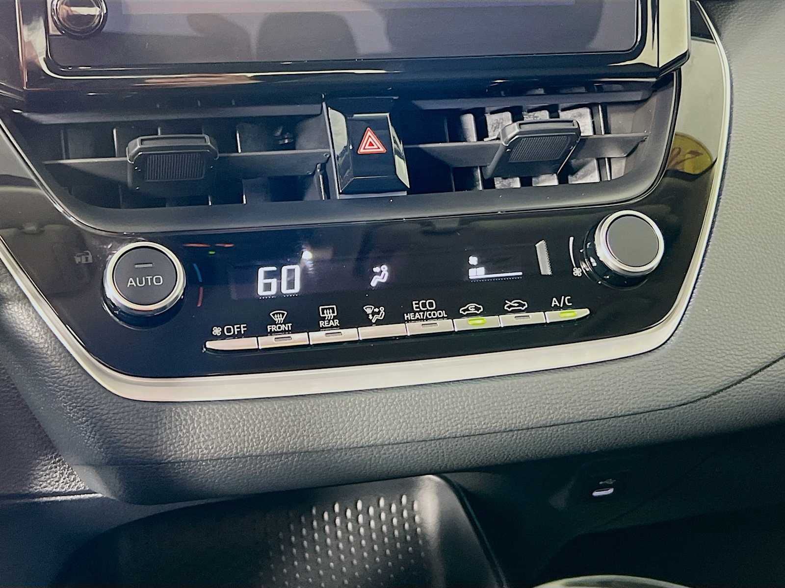 2024 Toyota Corolla LE - Photo 15