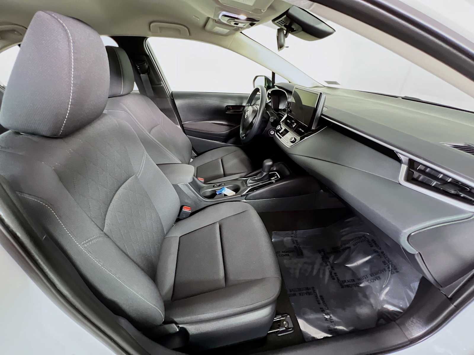 2024 Toyota Corolla LE - Photo 26