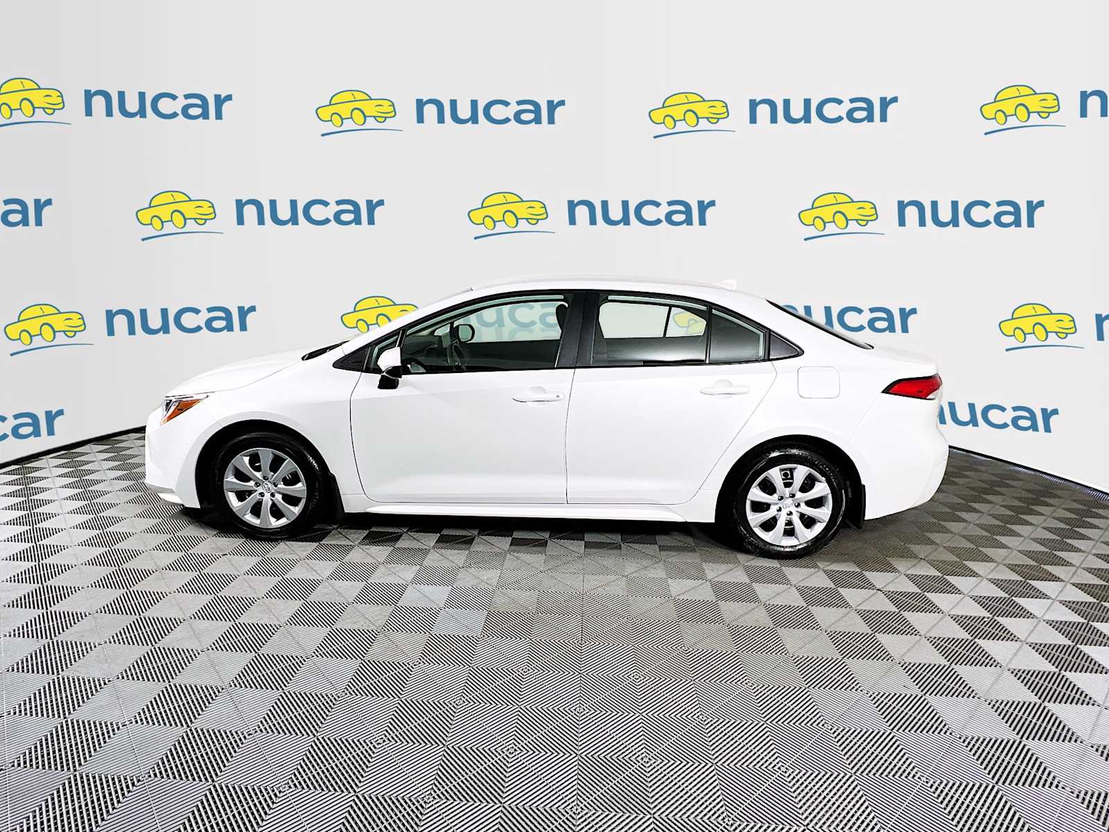 2024 Toyota Corolla LE - Photo 4
