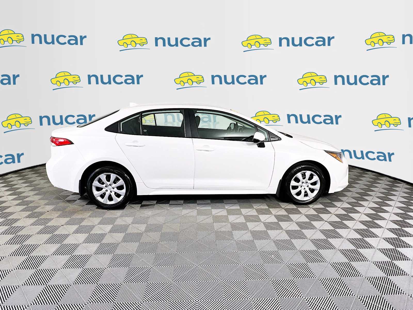2024 Toyota Corolla LE - Photo 8