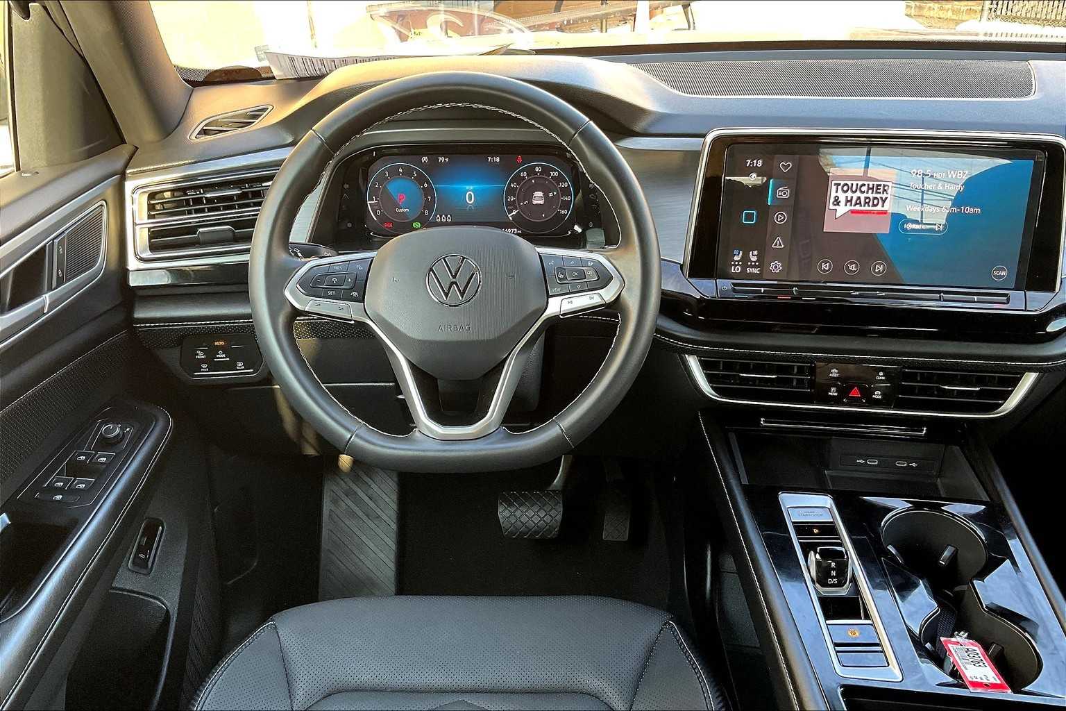 2024 Volkswagen Atlas Cross Sport 2.0T SE w/Technology - Photo 17