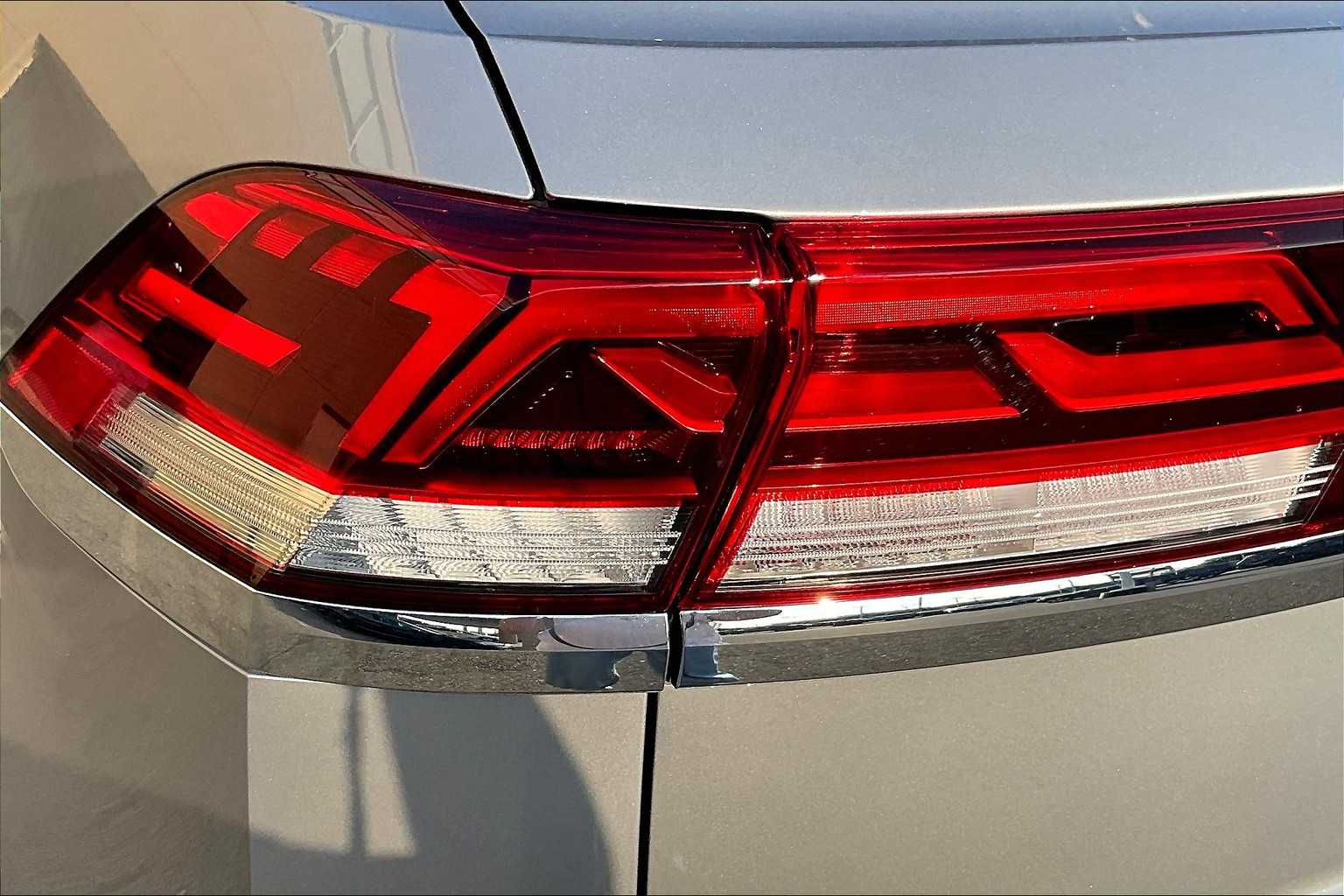 2024 Volkswagen Atlas Cross Sport 2.0T SE w/Technology - Photo 33