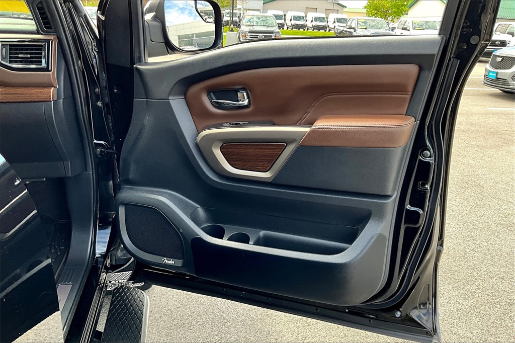 2021 Nissan Titan Platinum Reserve - Photo 12