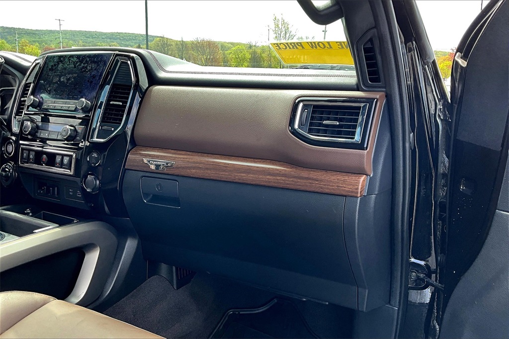 2021 Nissan Titan Platinum Reserve - Photo 13