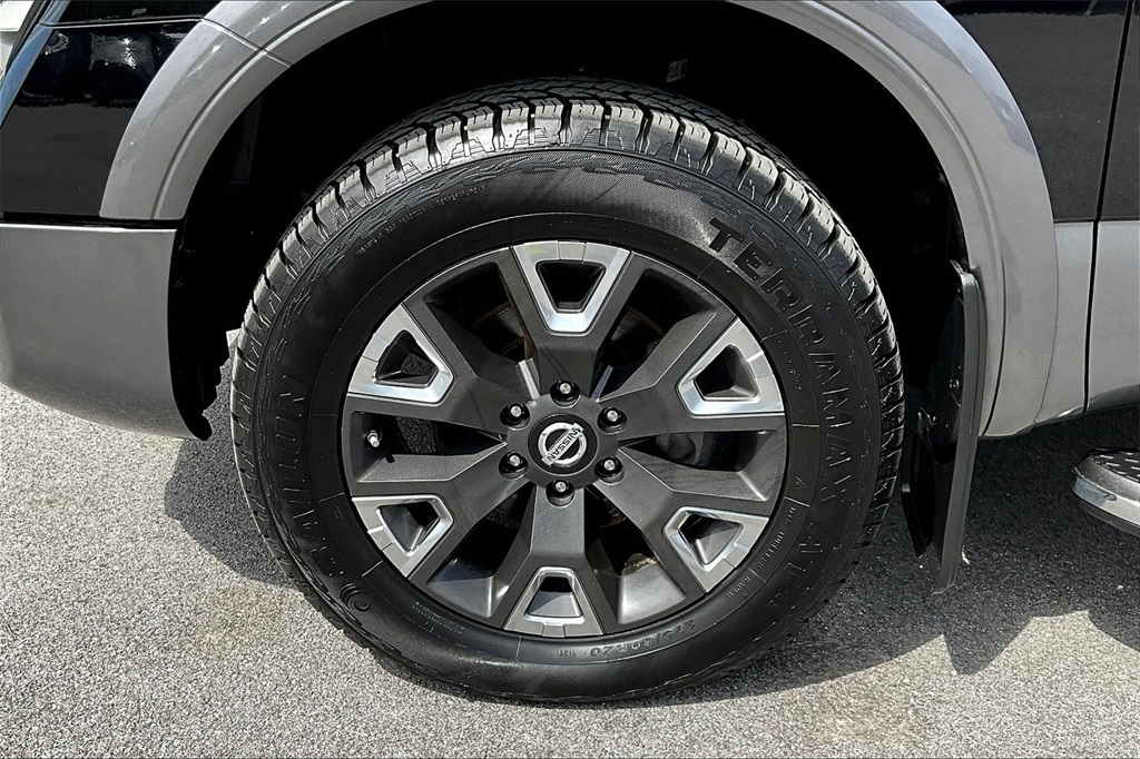 2021 Nissan Titan Platinum Reserve - Photo 7