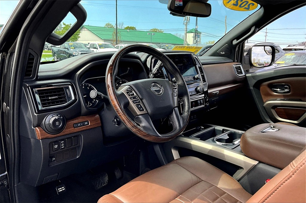 2021 Nissan Titan Platinum Reserve - Photo 8