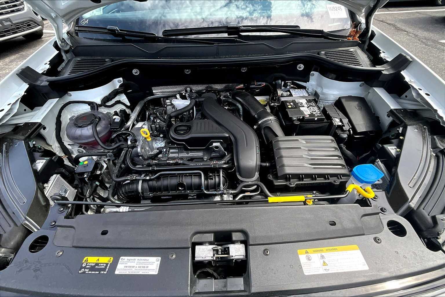 2025 Volkswagen Taos SE Black - Photo 16