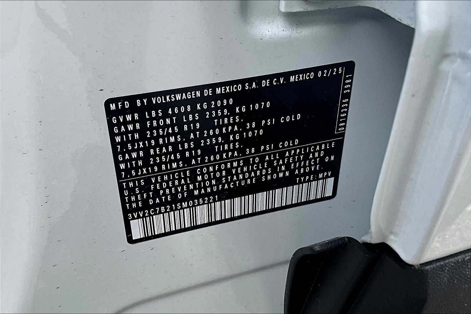 2025 Volkswagen Taos SE Black - Photo 17