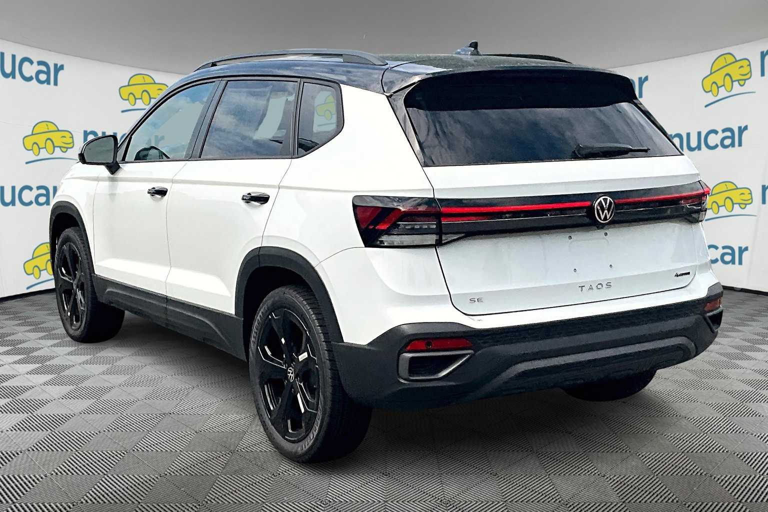 2025 Volkswagen Taos SE Black - Photo 5