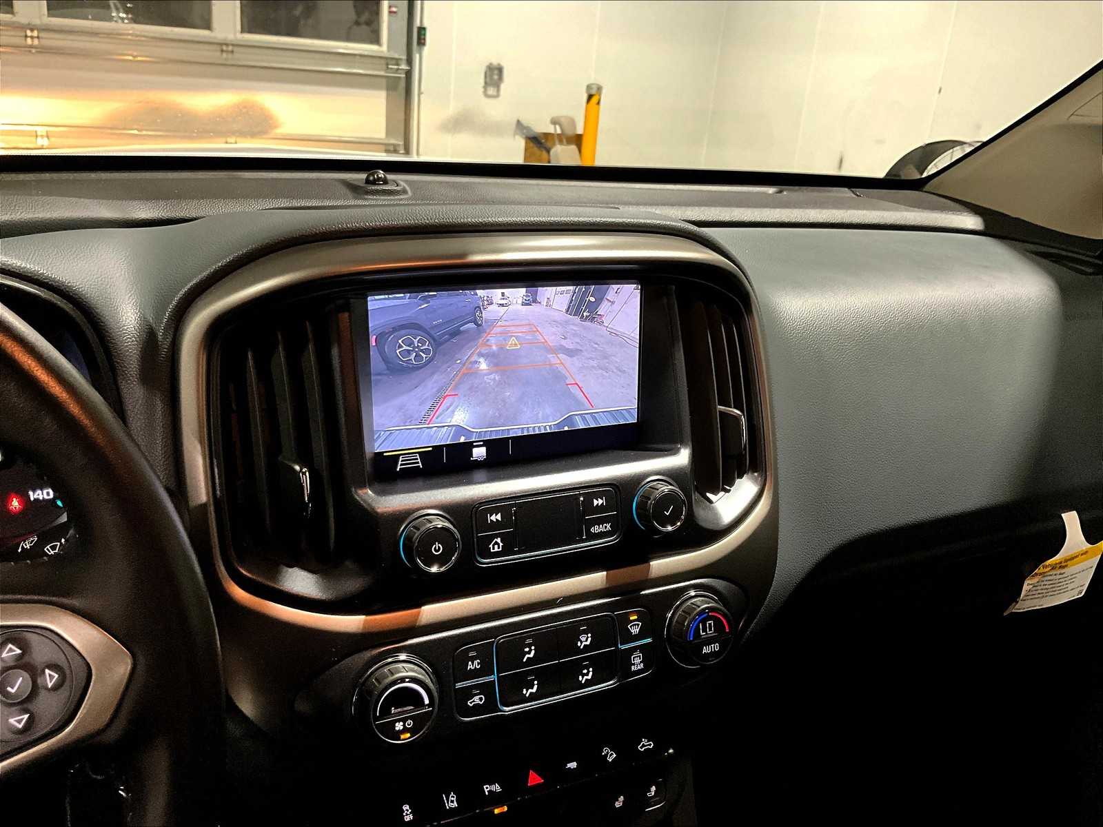 2021 Chevrolet Colorado 4WD Z71 - Photo 19