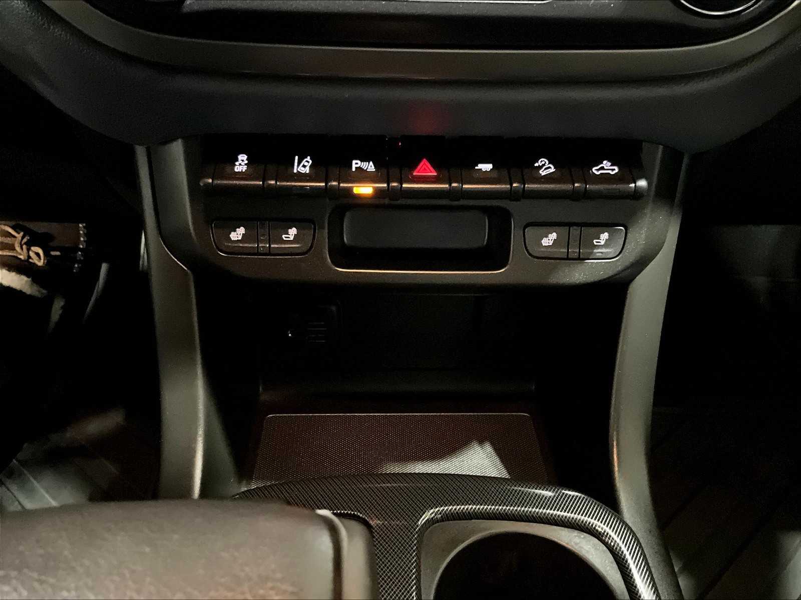 2021 Chevrolet Colorado 4WD Z71 - Photo 25