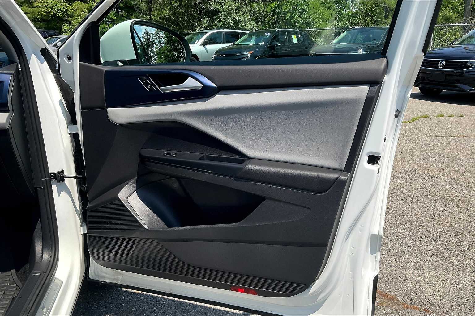 2022 Volkswagen Taos SE - Photo 12