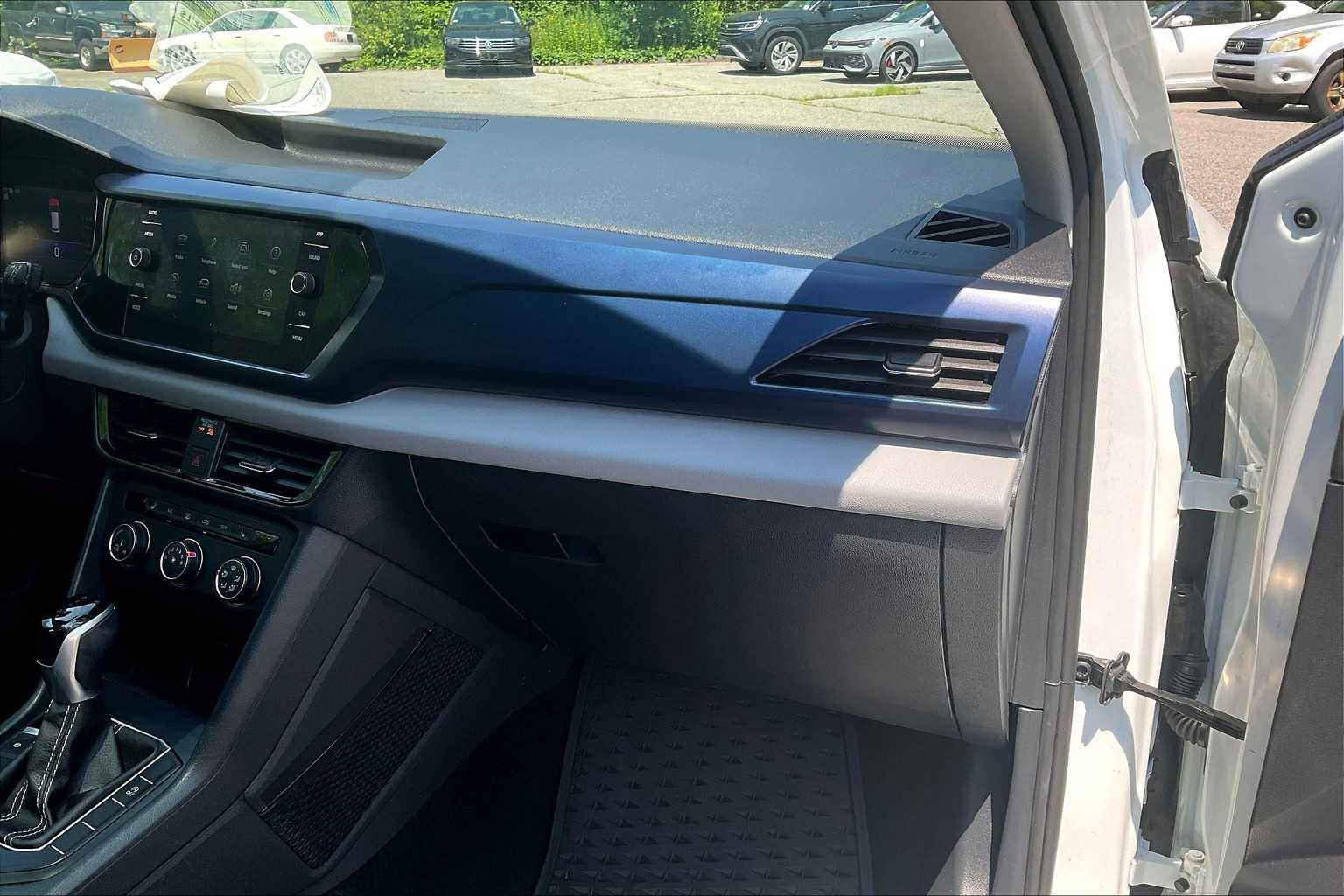 2022 Volkswagen Taos SE - Photo 13