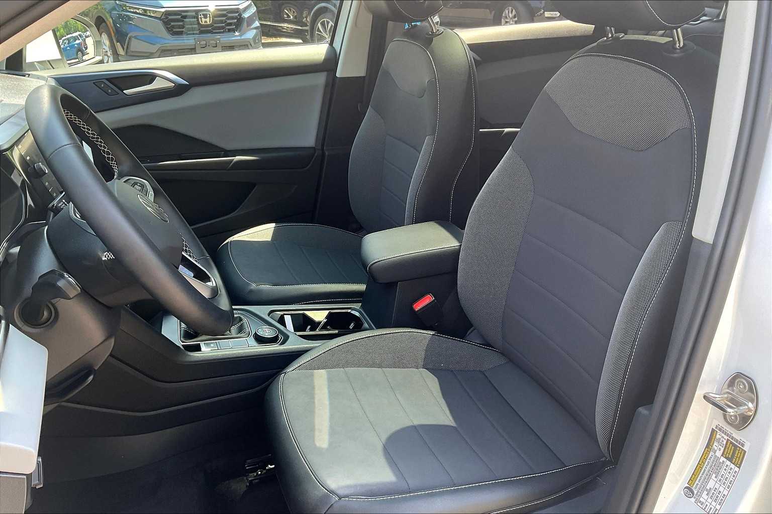 2022 Volkswagen Taos SE - Photo 10