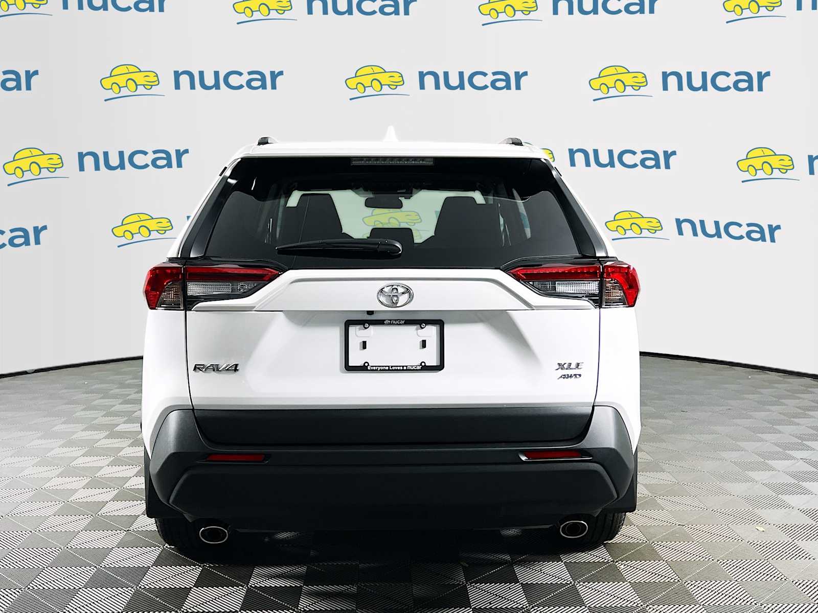 2025 Toyota RAV4 XLE - Photo 5