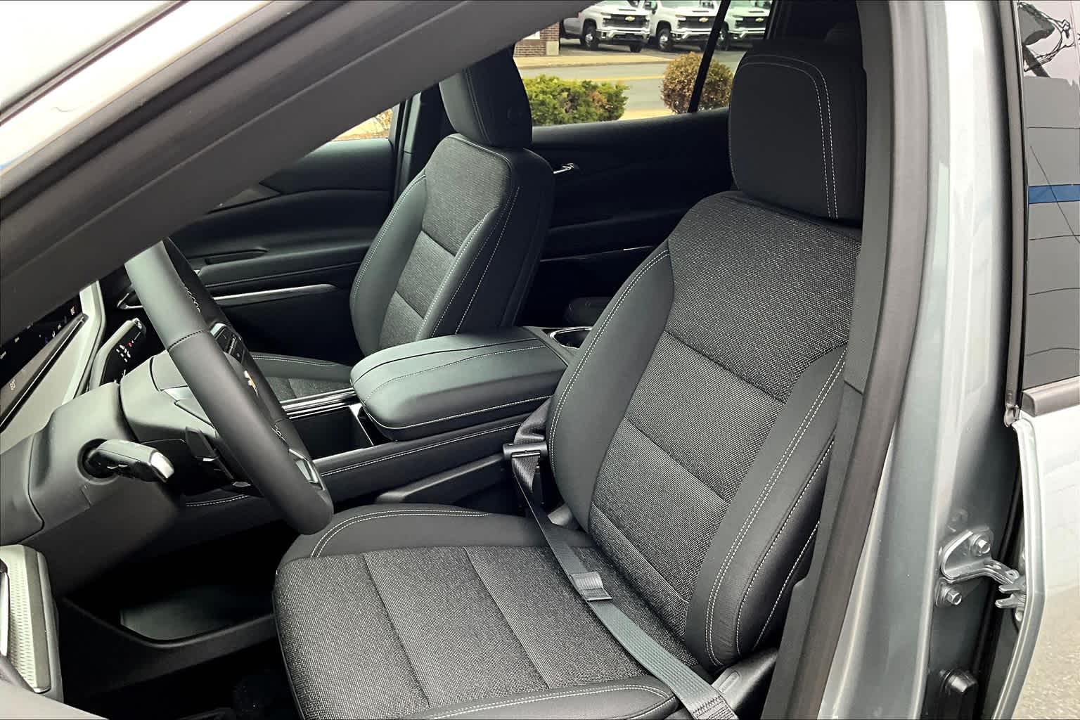 2025 Chevrolet Traverse AWD LT - Photo 11