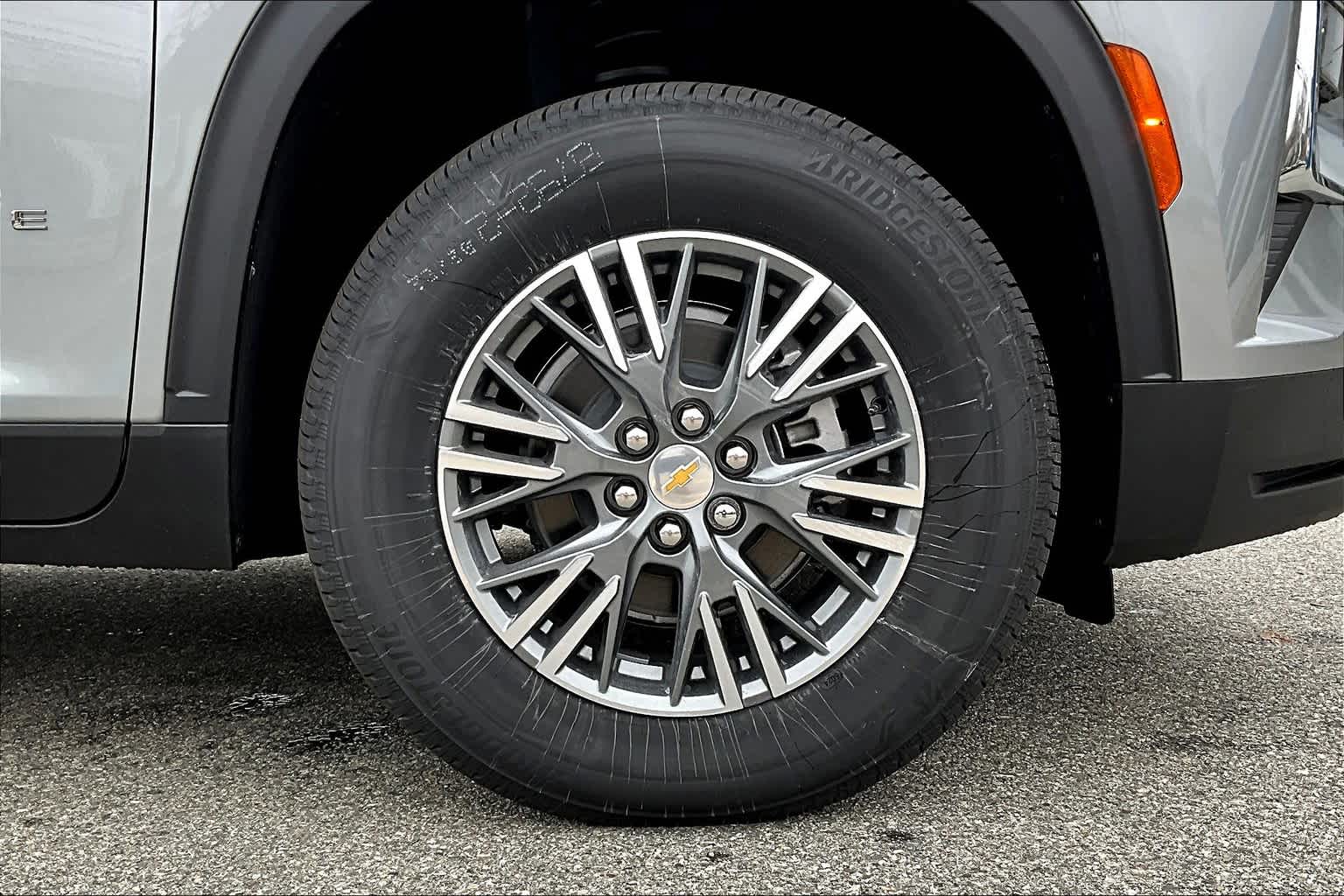 2025 Chevrolet Traverse AWD LT - Photo 8