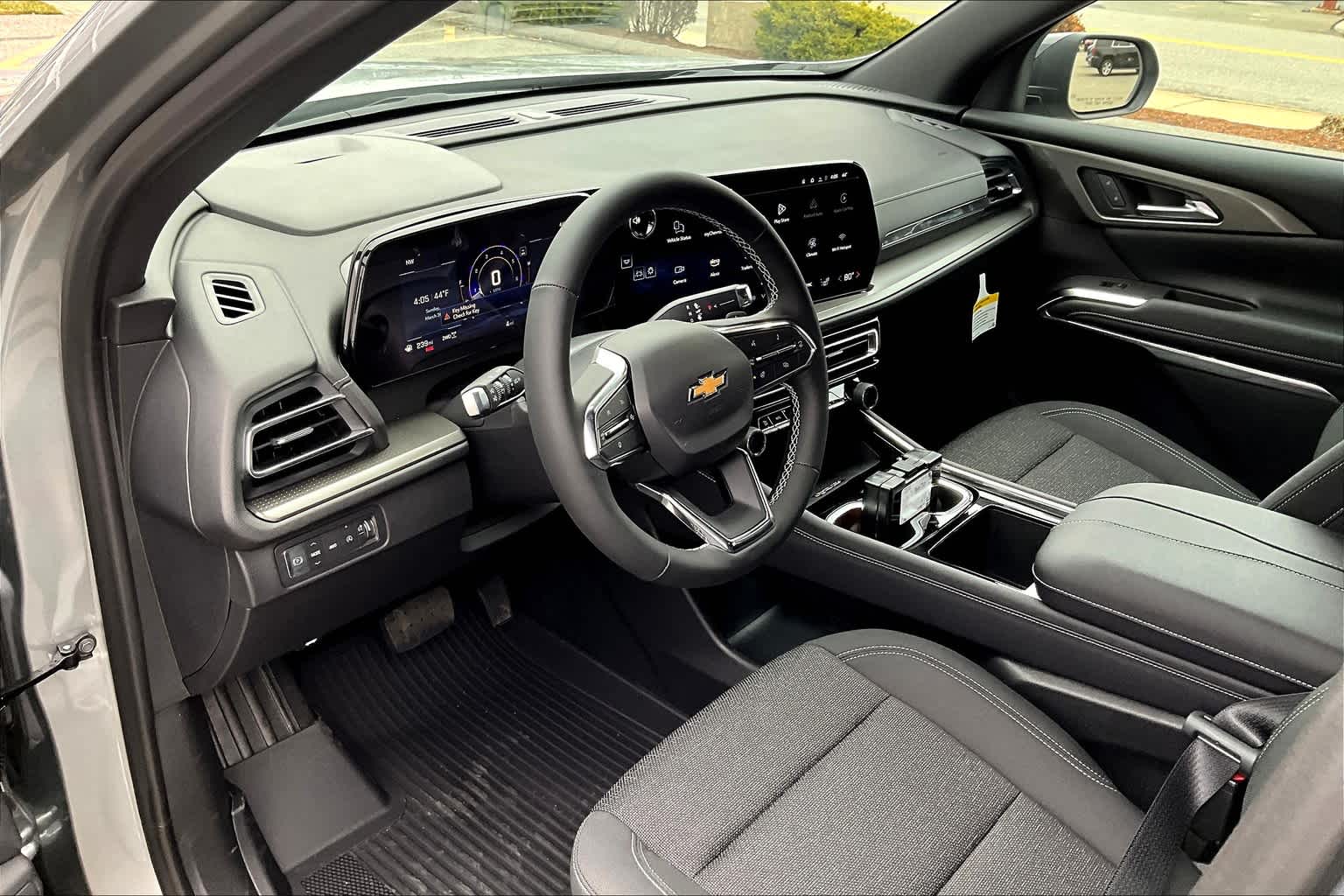 2025 Chevrolet Traverse AWD LT - Photo 9