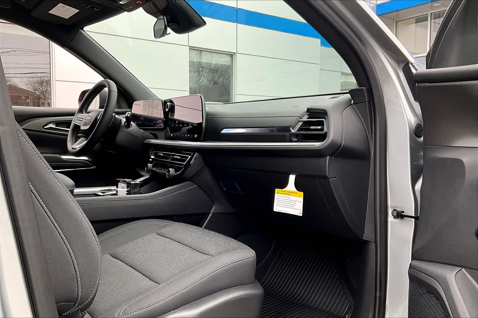 2025 Chevrolet Traverse AWD LT - Photo 10