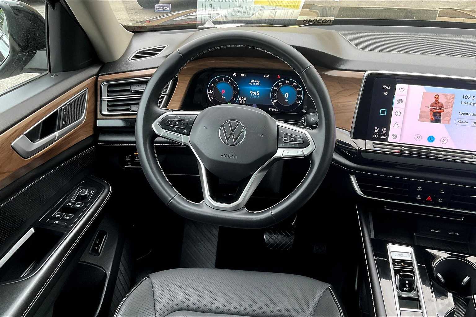 2024 Volkswagen Atlas 2.0T SE w/Technology - Photo 18