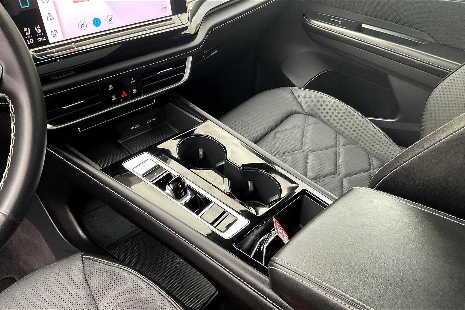 2024 Volkswagen Atlas 2.0T SE w/Technology - Photo 21