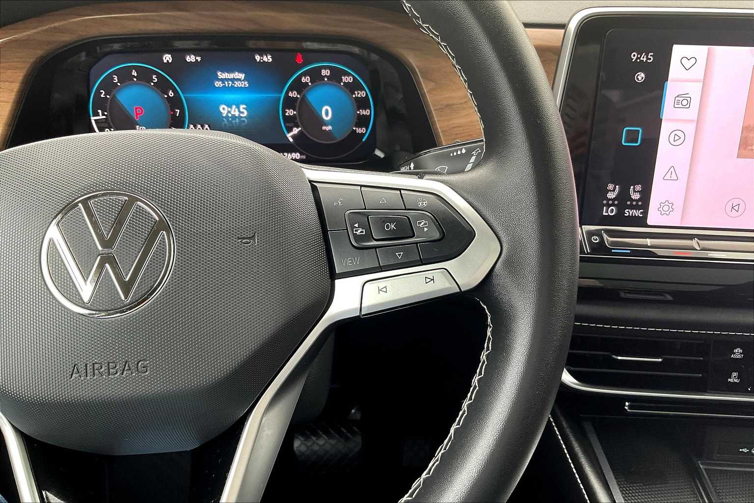 2024 Volkswagen Atlas 2.0T SE w/Technology - Photo 25