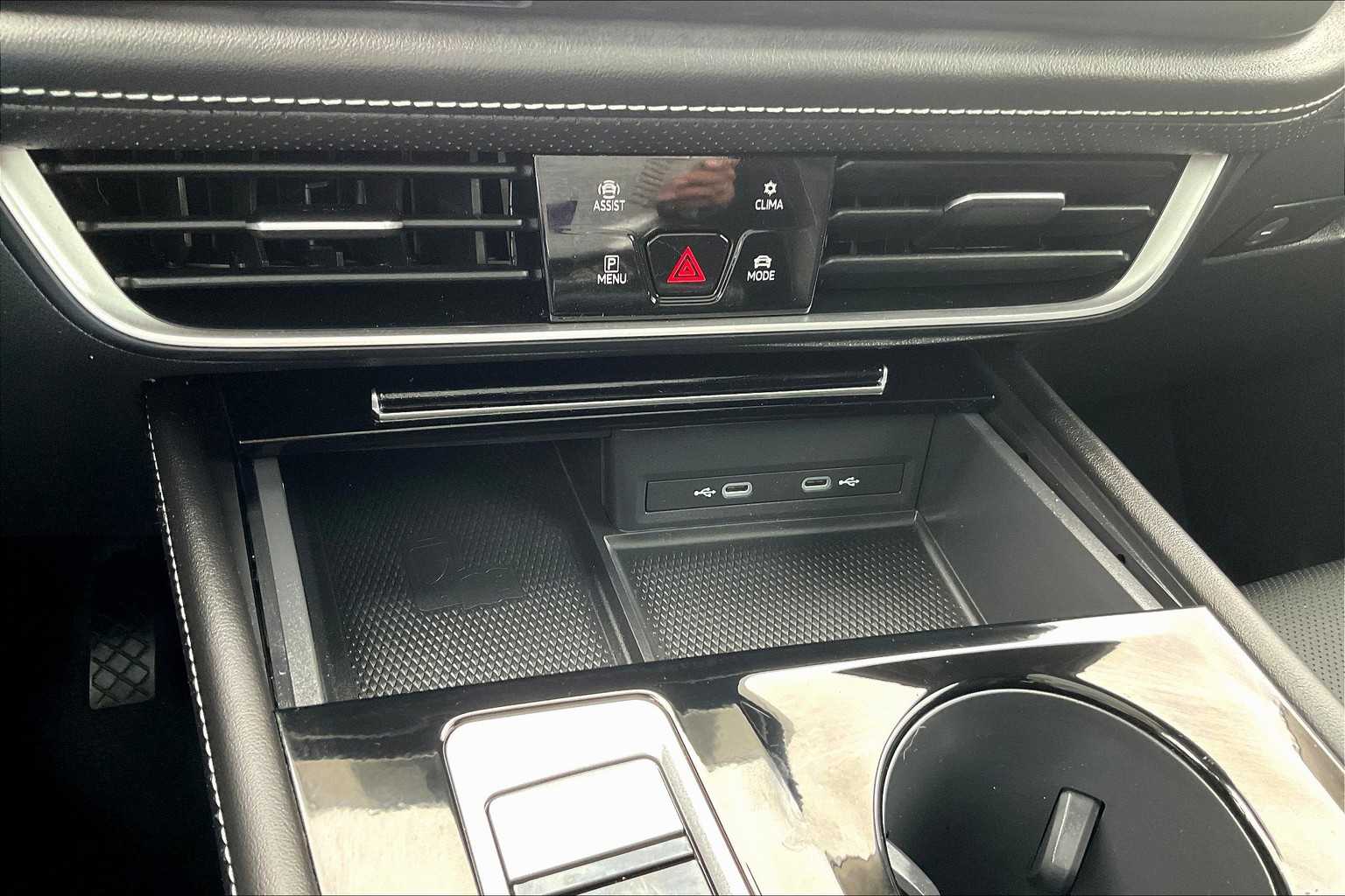 2024 Volkswagen Atlas 2.0T SE w/Technology - Photo 27