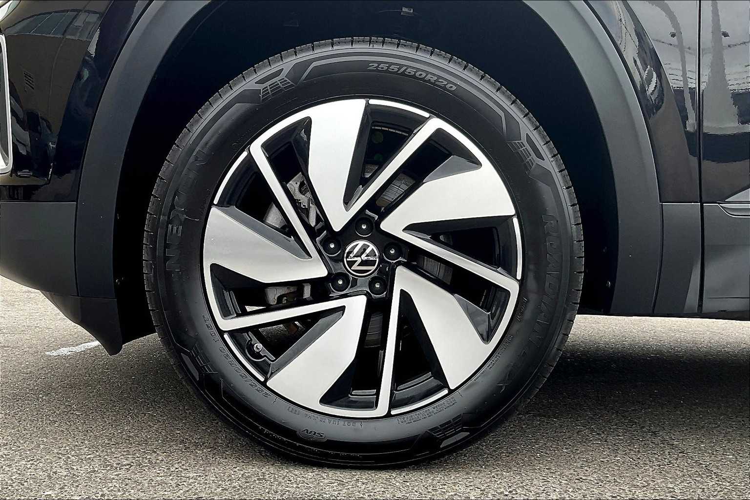 2024 Volkswagen Atlas 2.0T SE w/Technology - Photo 7