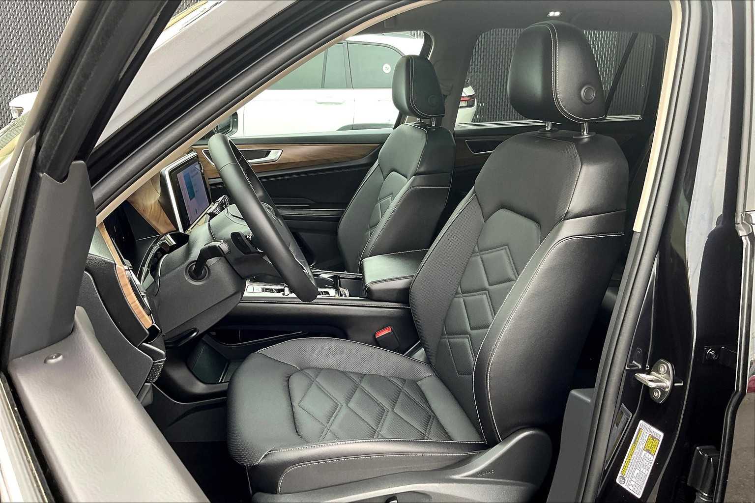 2024 Volkswagen Atlas 2.0T SE w/Technology - Photo 10