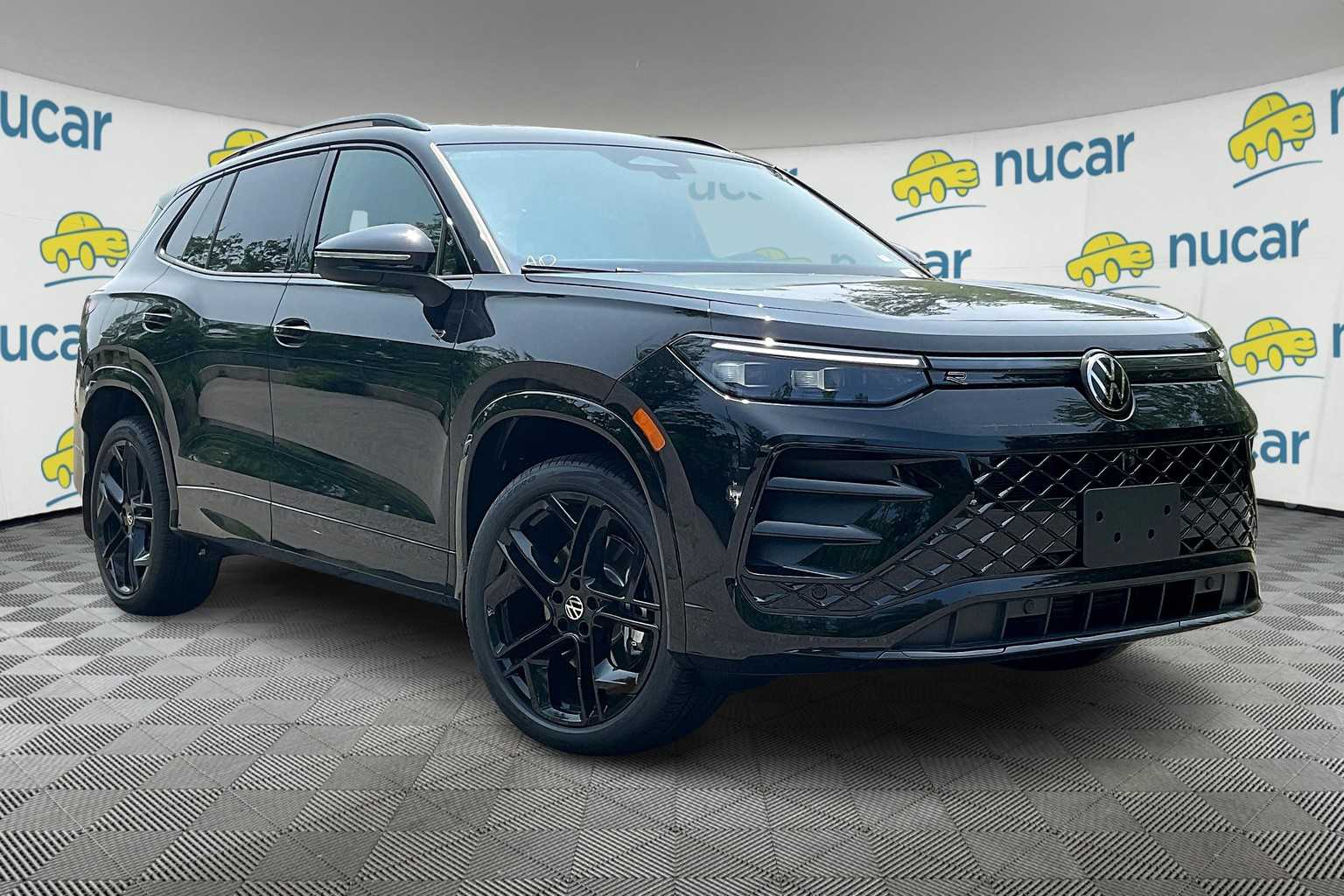 2025 Volkswagen Tiguan SE R-Line Black