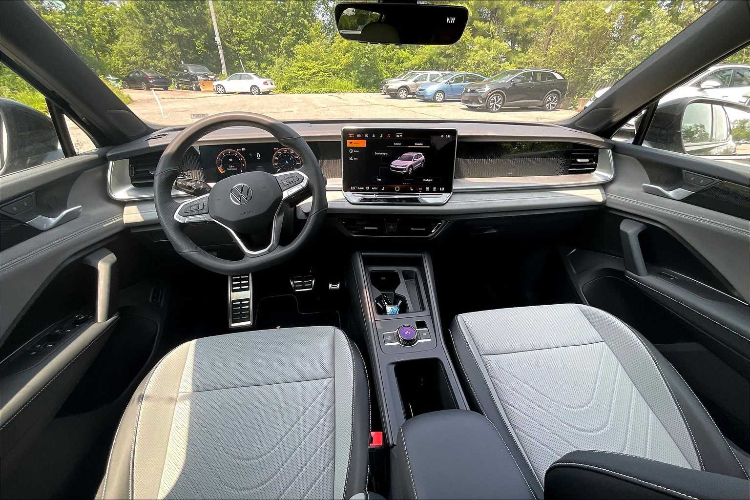 2025 Volkswagen Tiguan SE R-Line Black - Photo 12