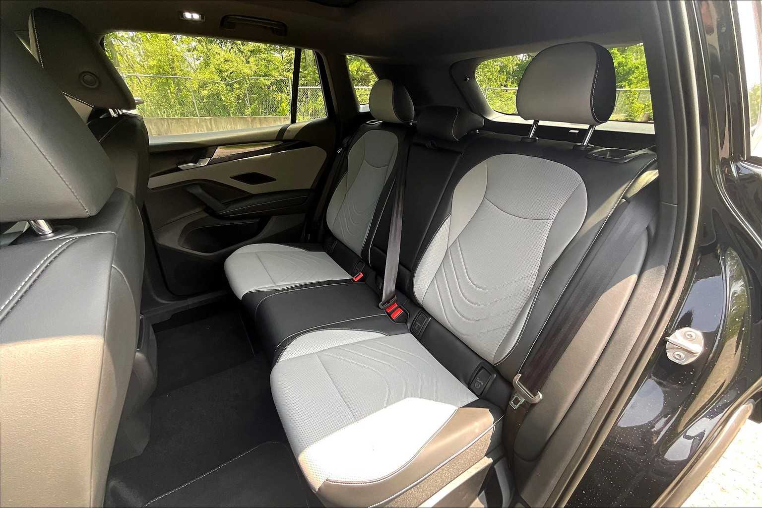2025 Volkswagen Tiguan SE R-Line Black - Photo 15