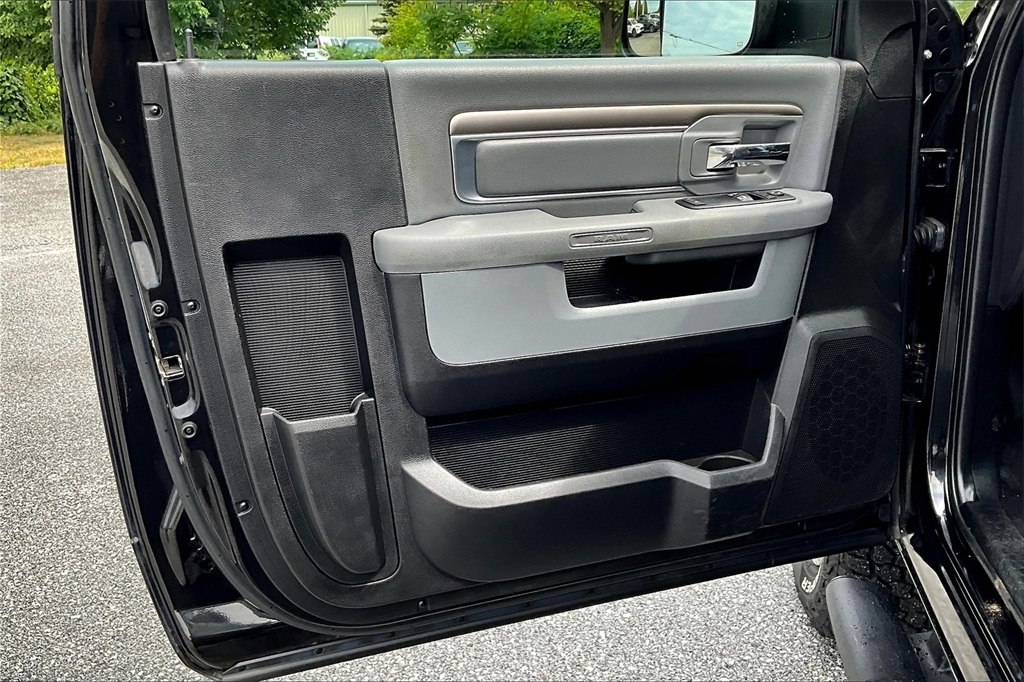 2018 Ram 3500 Tradesman - Photo 9