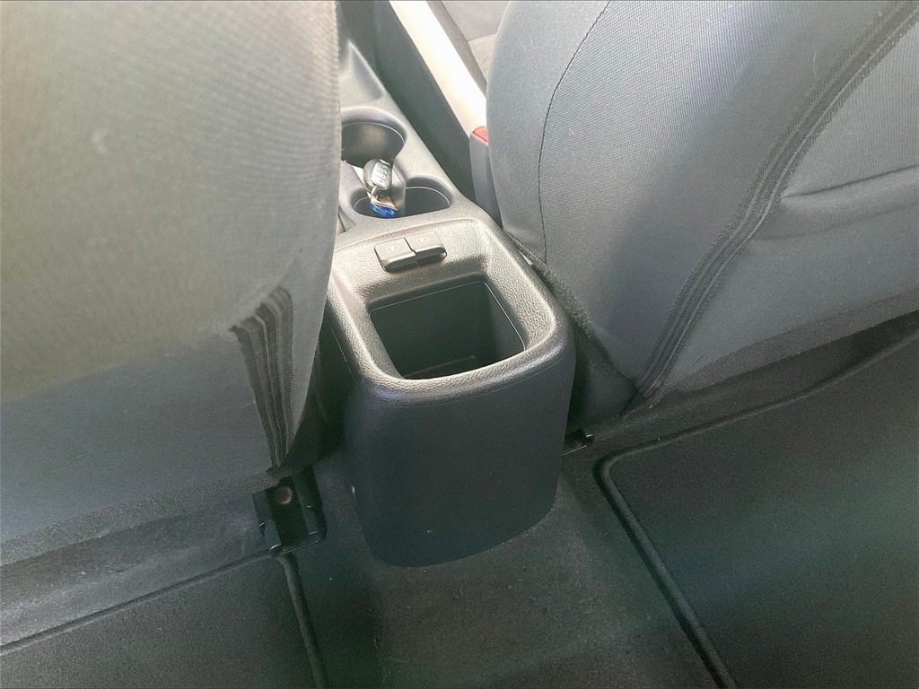 2022 Nissan Versa 1.6 SV - Photo 25